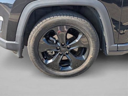 Used 2019 Jeep Compass Latitude FWD image 21