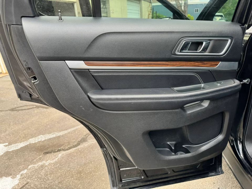 Used 2017 Ford Explorer Limited AWD/4WD image 14