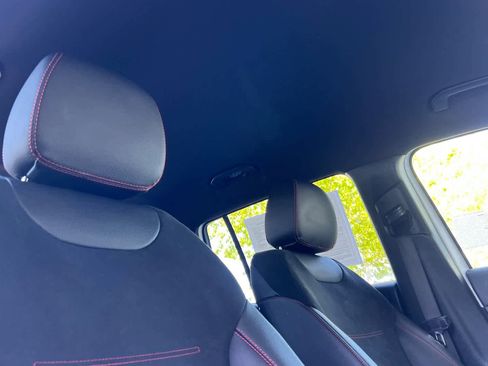 Used 2025 Mercedes-Benz GLB 250 image 18
