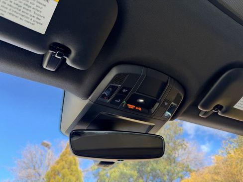 Used 2023 Porsche 911 Carrera 4S image 32