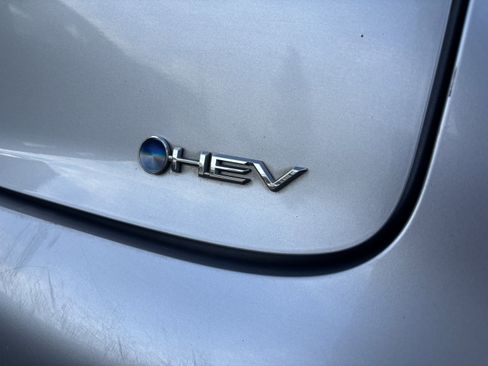 Used 2024 Toyota Prius LE image 10