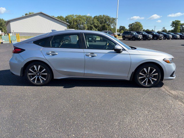 Used 2024 Honda Civic EX-L image 6