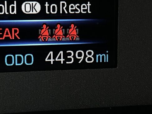 Used 2024 Toyota Corolla SE image 13