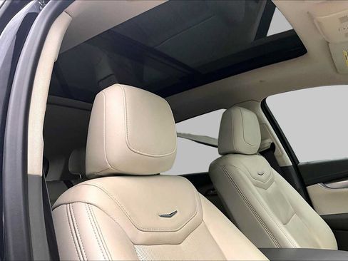 Used 2021 Cadillac XT5 Premium Luxury FWD image 14