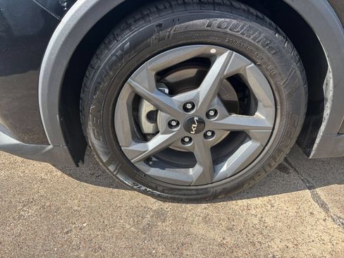 Used 2025 Kia K4 FWD image 28