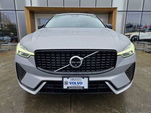 Certified 2025 Volvo XC60 B5 Plus image 2