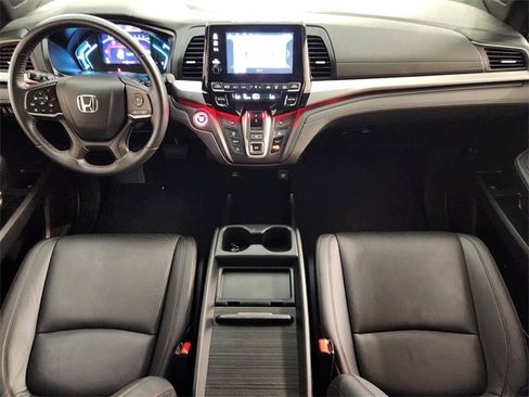 Used 2024 Honda Odyssey Sport image 4
