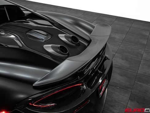 Used 2019 McLaren 600LT RWD image 25