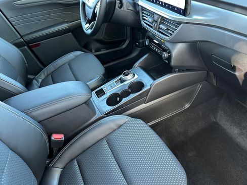 New 2025 Ford Escape SE image 15