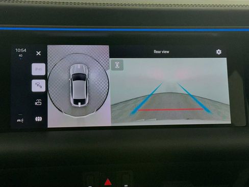 Certified 2025 Porsche Macan Electric image 18