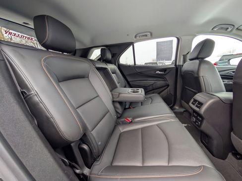 Used 2018 Chevrolet Equinox Premier image 42