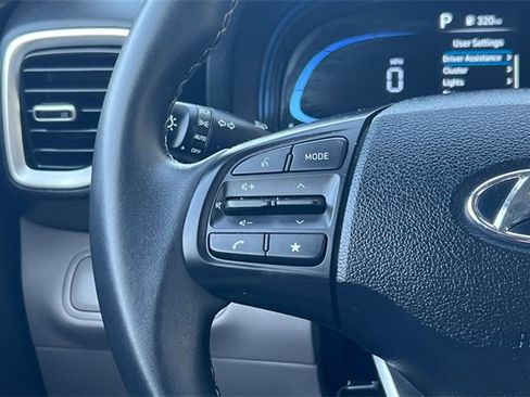 Used 2025 Hyundai Venue SEL image 29