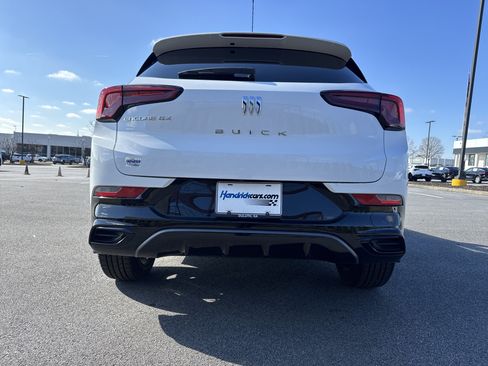 Used 2026 Buick Encore GX Sport Touring w/ Comfort Package image 9