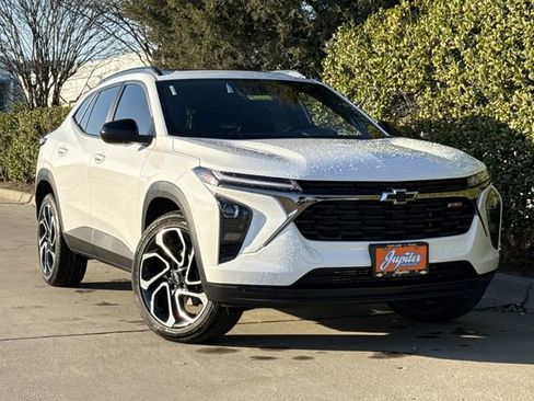 New 2026 Chevrolet Trax RS w/ Sunroof Package image 2