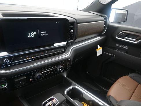 New 2026 Chevrolet Silverado 1500 High Country AWD/4WD image 25