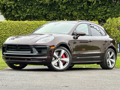 Certified 2025 Porsche Macan GTS AWD/4WD image 1