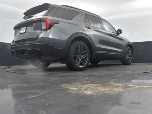 Used 2025 Ford Explorer ST-Line w/ ST-Line Street Pack AWD/4WD image 55