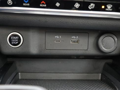 Used 2023 Nissan Rogue SL w/ SL Premium Package image 27