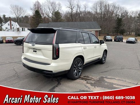 Used 2022 Cadillac Escalade Sport Platinum image 5