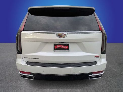 Used 2023 Cadillac Escalade Premium Luxury RWD image 3