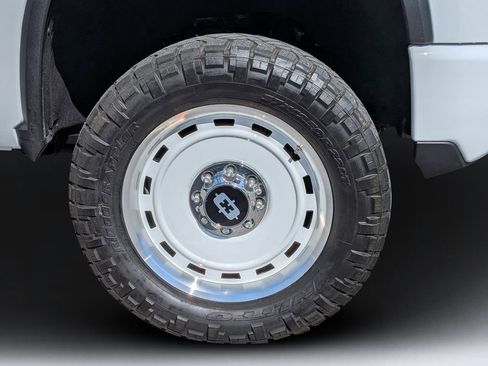 Used 2025 Chevrolet Silverado 2500 LTZ w/ Z71 Chrome Sport Edition image 10