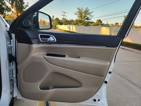 Used 2015 Jeep Grand Cherokee Limited AWD/4WD image 40