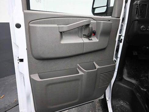 New 2025 GMC Savana 2500 w/ Driver Convenience Package RWD image 9