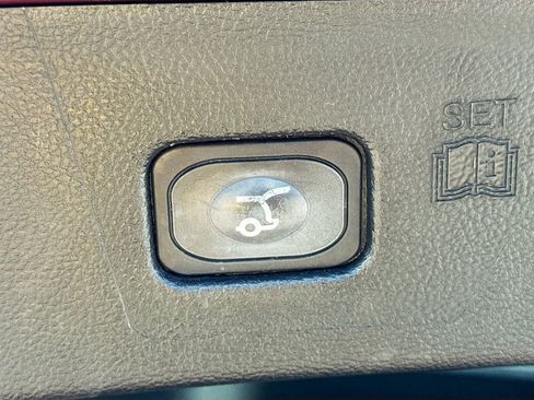 Used 2018 Ford Edge SEL w/ Equipment Group 201A image 32