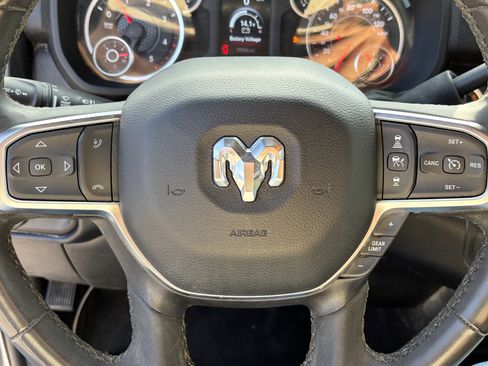 Used 2025 RAM 2500 Big Horn AWD/4WD image 16