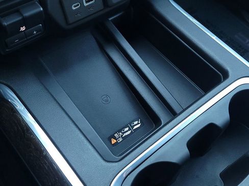 Used 2022 GMC Sierra 1500 Denali w/ Denali Premium Package image 25