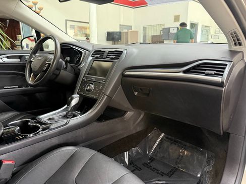 Used 2015 Ford Fusion Titanium FWD image 18
