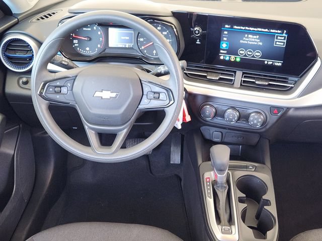 Used 2026 Chevrolet Trax LS FWD image 27