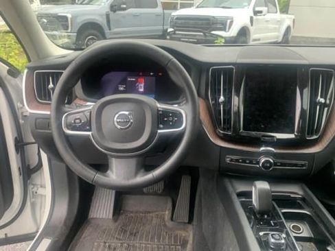 Used 2023 Volvo XC60 B5 Plus w/ Climate Package FWD image 16