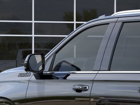 New 2026 Chevrolet Suburban High Country AWD/4WD image 12