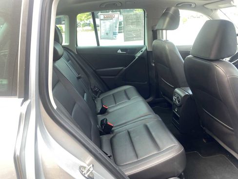 Used 2012 Volkswagen Tiguan SE image 26