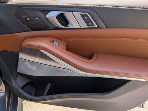 Certified 2025 BMW ALPINA XB7 AWD/4WD image 17