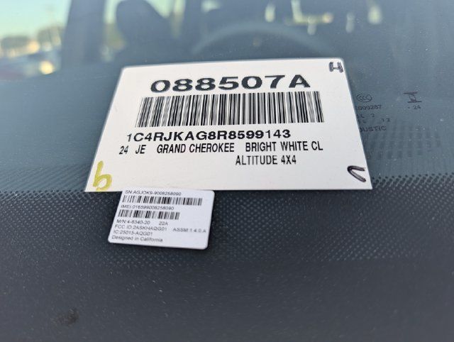 Used 2024 Jeep Grand Cherokee L Altitude AWD/4WD image 37