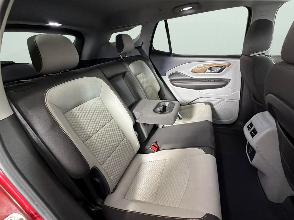 Used 2020 GMC Terrain SLE FWD image 29