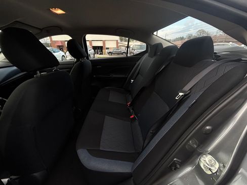 Used 2025 Nissan Versa SV image 30