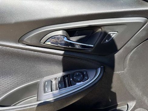 Used 2023 Chevrolet Malibu LT FWD image 23