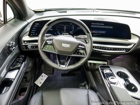 New 2025 Cadillac Lyriq Luxury w/ LPO, Floor Liner Package image 11