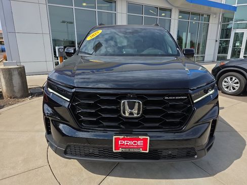 New 2025 Honda Pilot Black Edition image 9