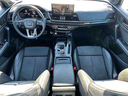 Used 2024 Audi SQ5 Prestige w/ Prestige Package image 18