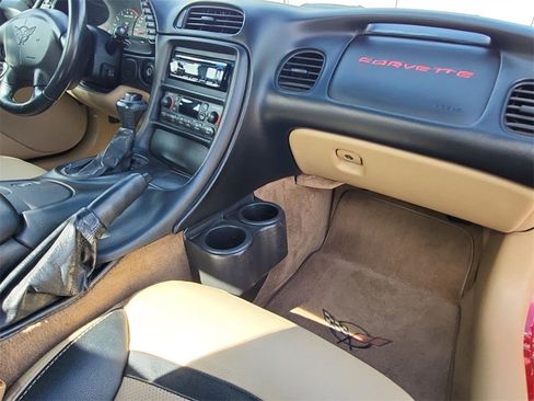 Used 2000 Chevrolet Corvette Convertible w/ Memory Pkg image 29