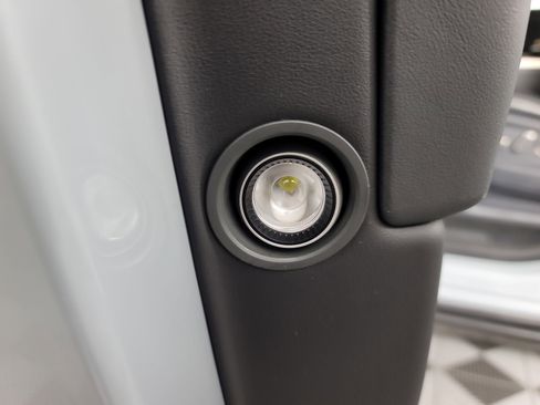 Used 2022 Rivian R1S Launch Edition image 32