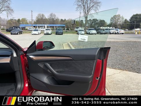 Used 2023 Tesla Model 3 Standard Range image 17