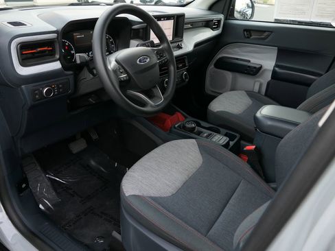 Used 2022 Ford Maverick XLT image 12