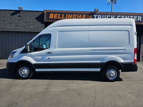 Used 2025 Ford Transit 250 148 High Roof AWD image 2