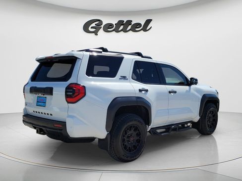 Used 2025 Toyota 4Runner TRD Off-Road Premium AWD/4WD image 5