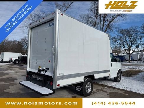 Used 2025 GMC Savana 3500 w/ Power Convenience Package image 4